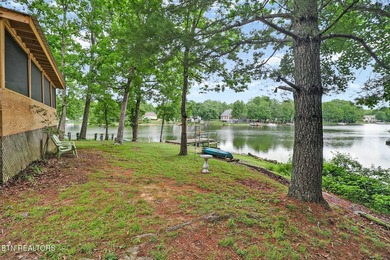 Turn-key waterfront home located on a quiet cul-de-sac with more - photo 31