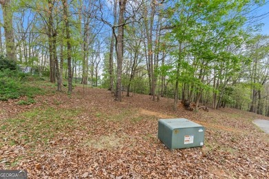 Beautiful 1.37-acre lakefront lot in the sought-after - photo 3