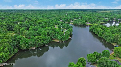 Turn-key waterfront home located on a quiet cul-de-sac with more - photo 42
