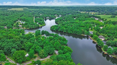 Turn-key waterfront home located on a quiet cul-de-sac with more - photo 44