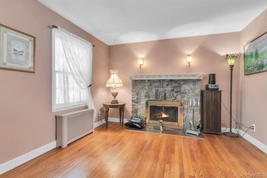 Merrick Woods 3BR/2Bath Classic Colonial, Basement and 1 Car - photo 7