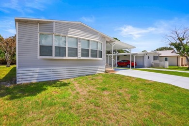 Fully Furnished. INCLUDES GOLF CART! Large Lanai for Outdoor - photo 2