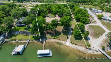 Exceptional Moss Lake retreat offering highly sought-after - photo 1