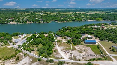 Exceptional Moss Lake retreat offering highly sought-after - photo 3