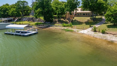 Exceptional Moss Lake retreat offering highly sought-after - photo 7