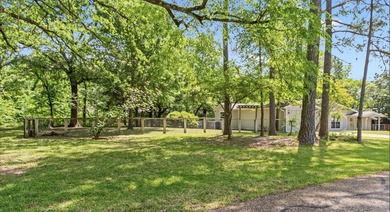 Enjoy the relaxed lake lifestyle in the sought-after community - photo 2