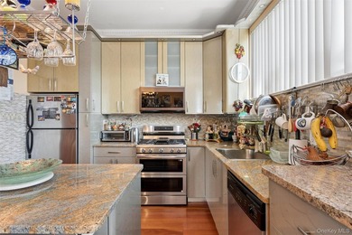 Welcome home to this impeccably designed 2 bedroom ,2.5 bathroom - photo 3