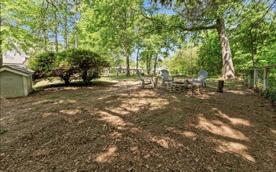 Enjoy the relaxed lake lifestyle in the sought-after community - photo 4