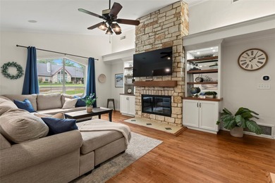 Enjoy the relaxed lake lifestyle in the sought-after community - photo 5