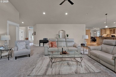 Exquisite Craftsmanship on a Quiet Cul-de-SacImpeccably - photo 15