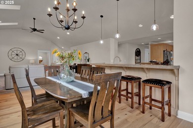 Exquisite Craftsmanship on a Quiet Cul-de-SacImpeccably - photo 17