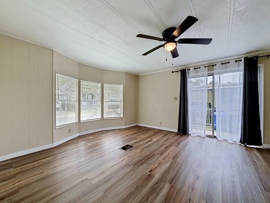 Completely remodeled 2 bedroom, 2 bathroom home located in an - photo 23