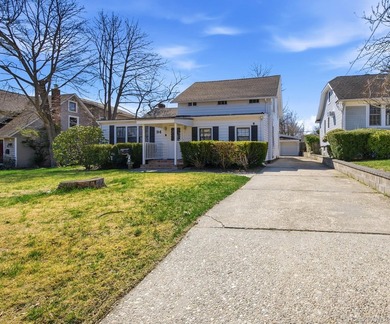 Located in the Village of Patchogue - Well Maintained 4 Bedroom - photo 25
