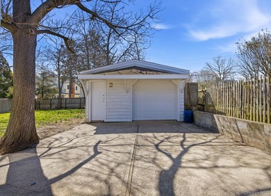 Located in the Village of Patchogue - Well Maintained 4 Bedroom - photo 26