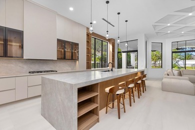 This classic Mediterranean estate in The Oaks has been - photo 7