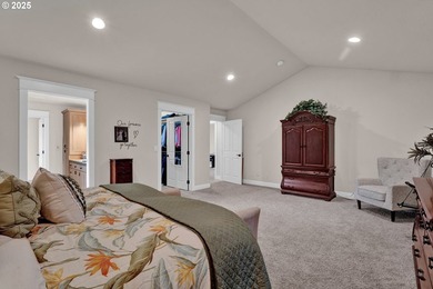 Exquisite Craftsmanship on a Quiet Cul-de-SacImpeccably - photo 28