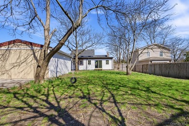 Located in the Village of Patchogue - Well Maintained 4 Bedroom - photo 30