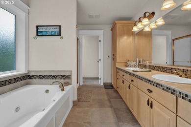 Exquisite Craftsmanship on a Quiet Cul-de-SacImpeccably - photo 30