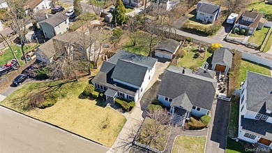 Located in the Village of Patchogue - Well Maintained 4 Bedroom - photo 34