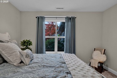 Exquisite Craftsmanship on a Quiet Cul-de-SacImpeccably - photo 35