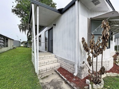Completely remodeled 2 bedroom, 2 bathroom home located in an - photo 42