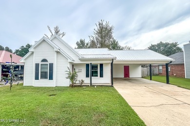 Laurelwood Lake Home Sale Pending in Brandon Mississippi