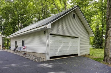 Lake living at its finest from this year 26yr old 4br-2.5 bath - photo 3