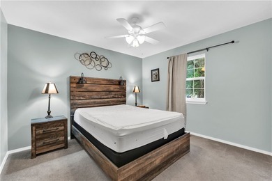 Enjoy the Holiday Island lifestyle just minutes from Table Rock - photo 16