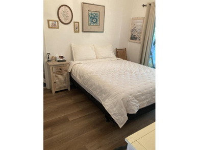 Motivated seller....Beautiful bright 2/2 villa in the very - photo 10