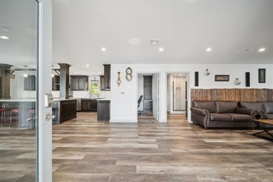 Luxury Lakefront Estate on 2.88 Acres - Lake Hudson - photo 5