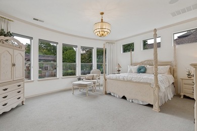 ~Step through the door of this stunning Estate and discover a - photo 15