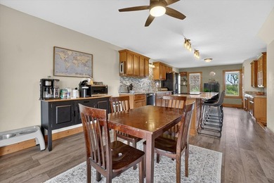 Spacious, thoughtfully designed, & set on a beautifully flat 1 - photo 16