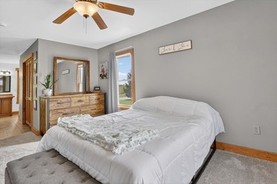 Spacious, thoughtfully designed, & set on a beautifully flat 1 - photo 20