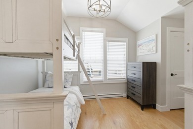 Stunning attention to details with a touch of comfortable - photo 22