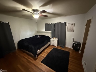 Lots of character in this 3-bedroom brick home, located in - photo 10