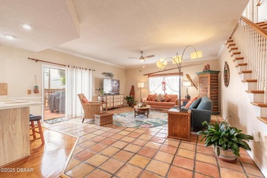 Wake up to ocean breezes in this spacious 4-bed, 3-bath home - photo 8