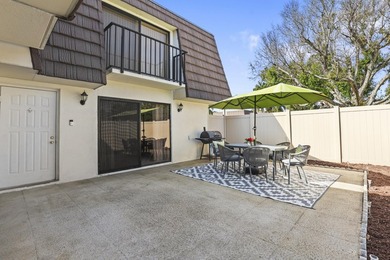Charming 2-bedroom townhouse with both bedrooms featuring - photo 5