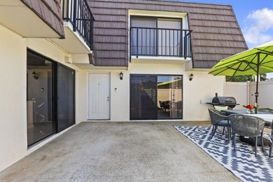 Charming 2-bedroom townhouse with both bedrooms featuring - photo 6