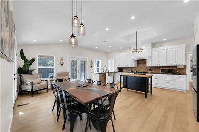 Discover Corvus Creek, a modern masterpiece on 18acres in - photo 7