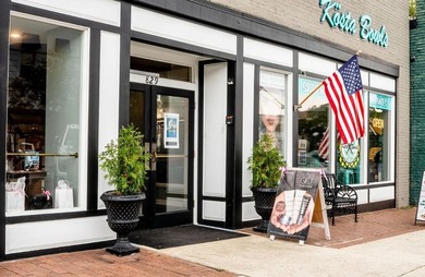829 Front Street is a rare jewel positioned at the very heart of - photo 11