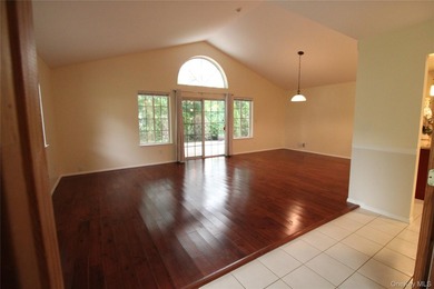 Welcome to this beautifully updated and freshly painted - photo 12