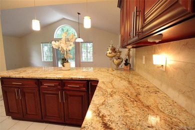 Welcome to this beautifully updated and freshly painted - photo 20