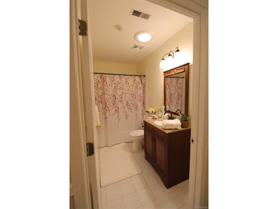Welcome to this beautifully updated and freshly painted - photo 21