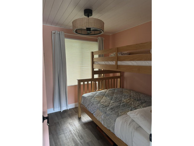 Charming 2-BR cottage on sought-after GL Terrace steps away from - photo 7