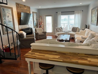 829 Front Street is a rare jewel positioned at the very heart of - photo 34