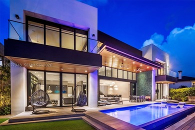 A spectacular modern waterfront estate commanding a premier - photo 2