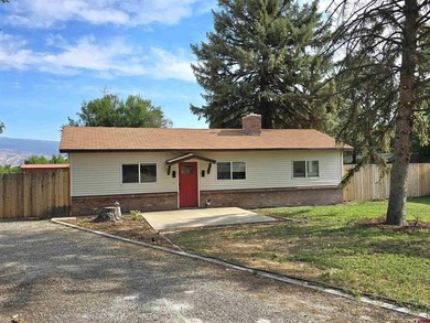 (private lake, pond, creek) Home For Sale in Delta Colorado