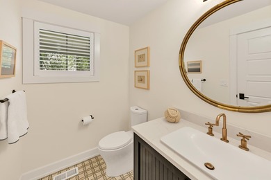 Timeless elegance meets exceptional craftsmanship on Delavan - photo 18