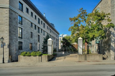 Adresse prestigieuse des Jardins Youville, emplacement de choix - photo 22