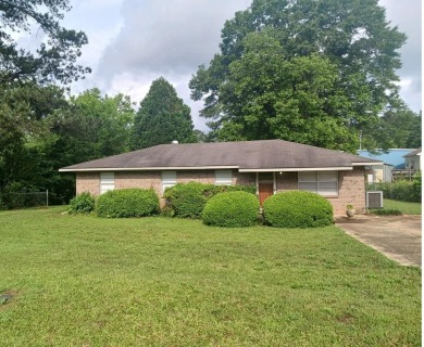 Lake Home For Sale in Eufaula, Alabama